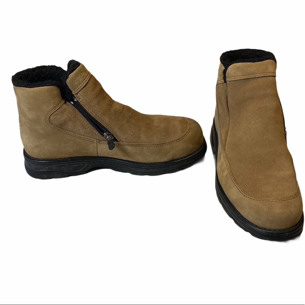 Columbia Hadfield Suede Snow Boots Women’s 7.5